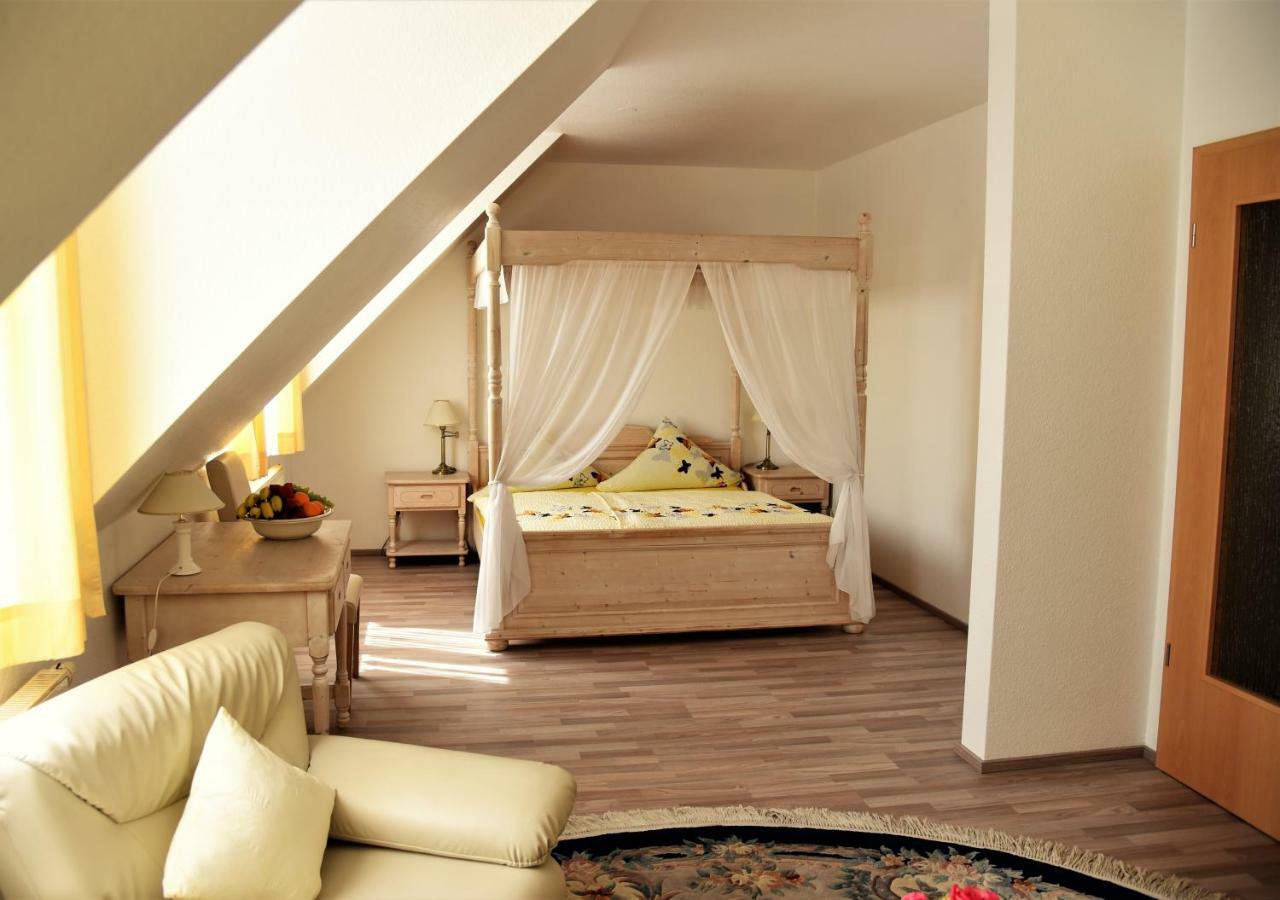 Schildow Hotel Restaurant Normandie מראה חיצוני תמונה