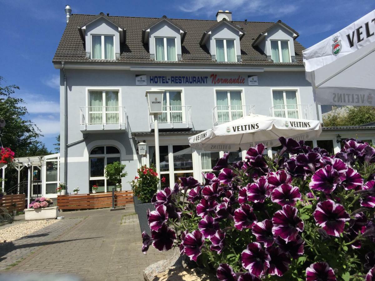 Schildow Hotel Restaurant Normandie מראה חיצוני תמונה