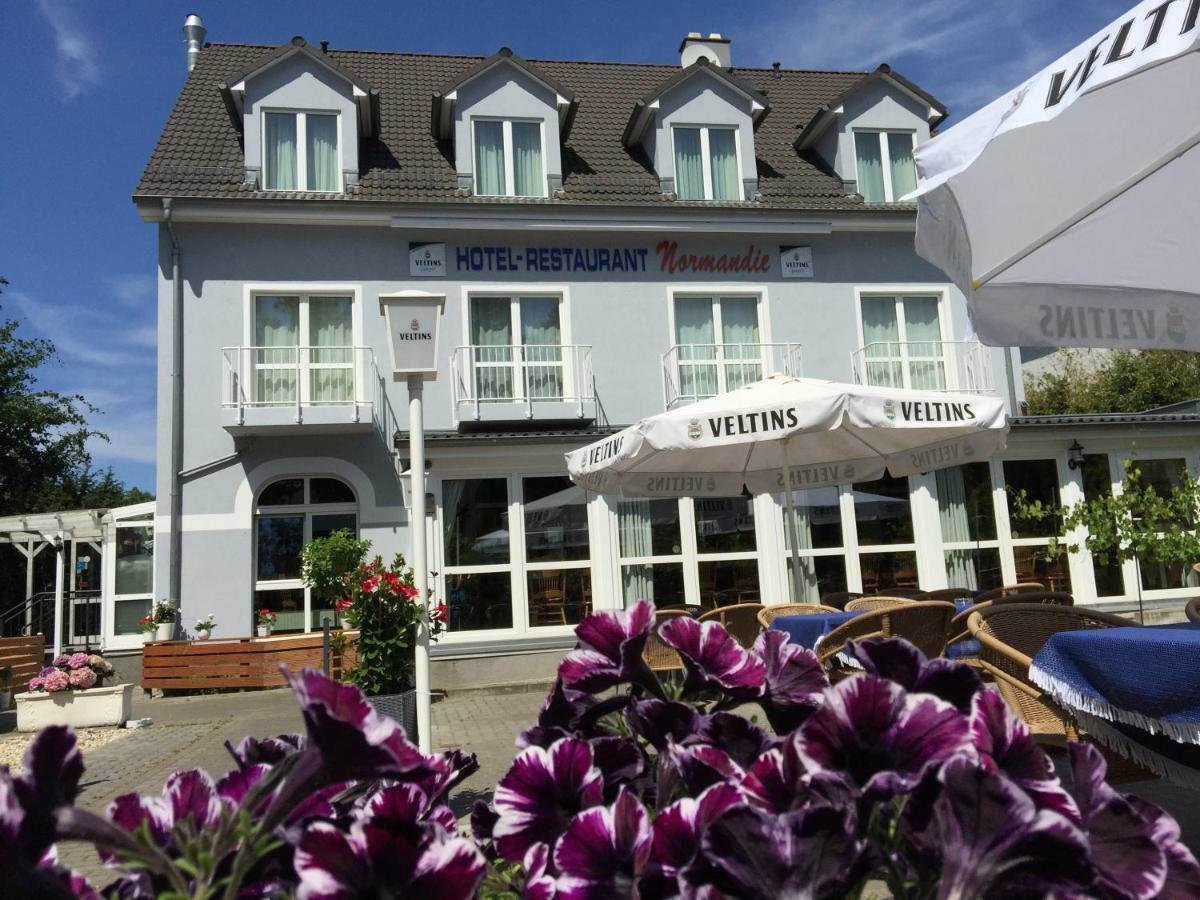 Schildow Hotel Restaurant Normandie מראה חיצוני תמונה