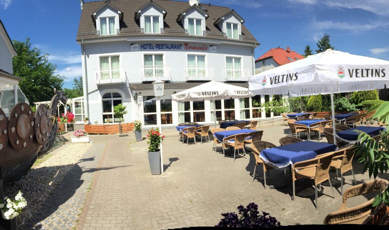 Schildow Hotel Restaurant Normandie מראה חיצוני תמונה